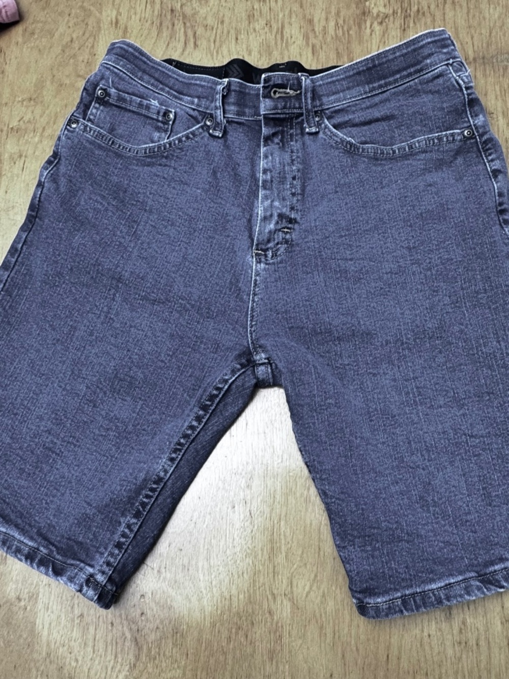 Men’s size 30 Wrangler Authentics blue denim shorts